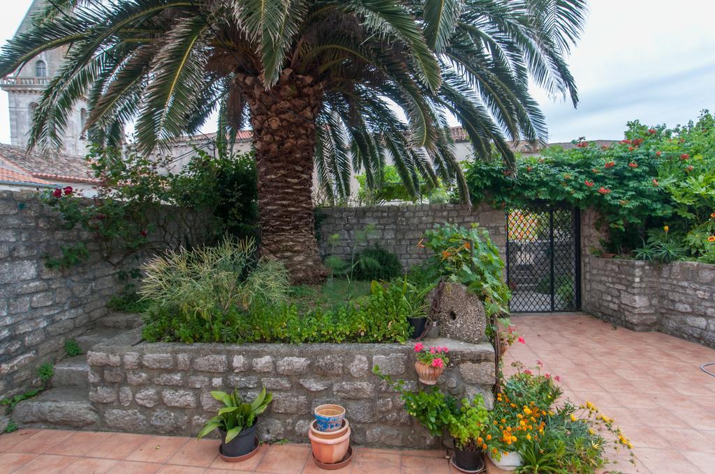 Villa Family House Lana Osor Exterior foto