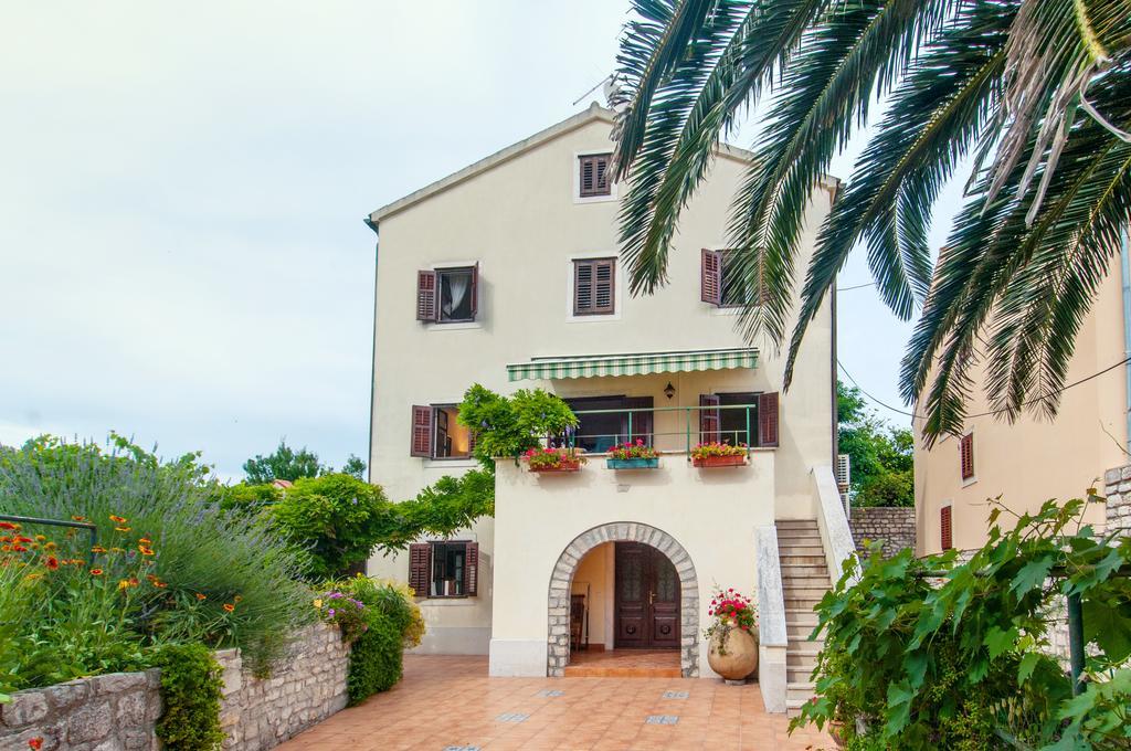 Villa Family House Lana Osor Exterior foto