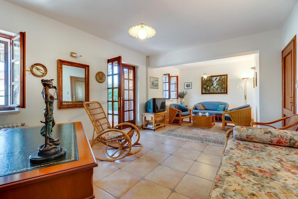 Villa Family House Lana Osor Exterior foto