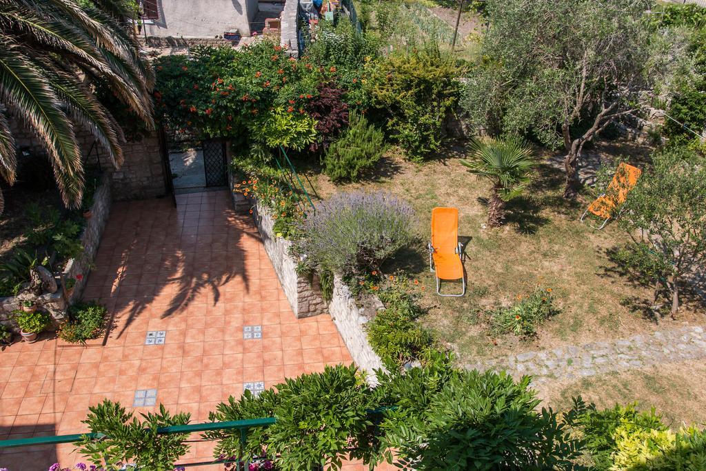 Villa Family House Lana Osor Exterior foto