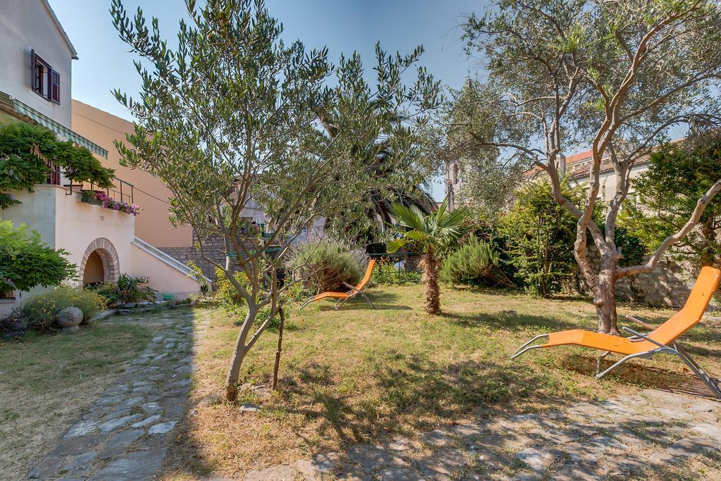 Villa Family House Lana Osor Exterior foto